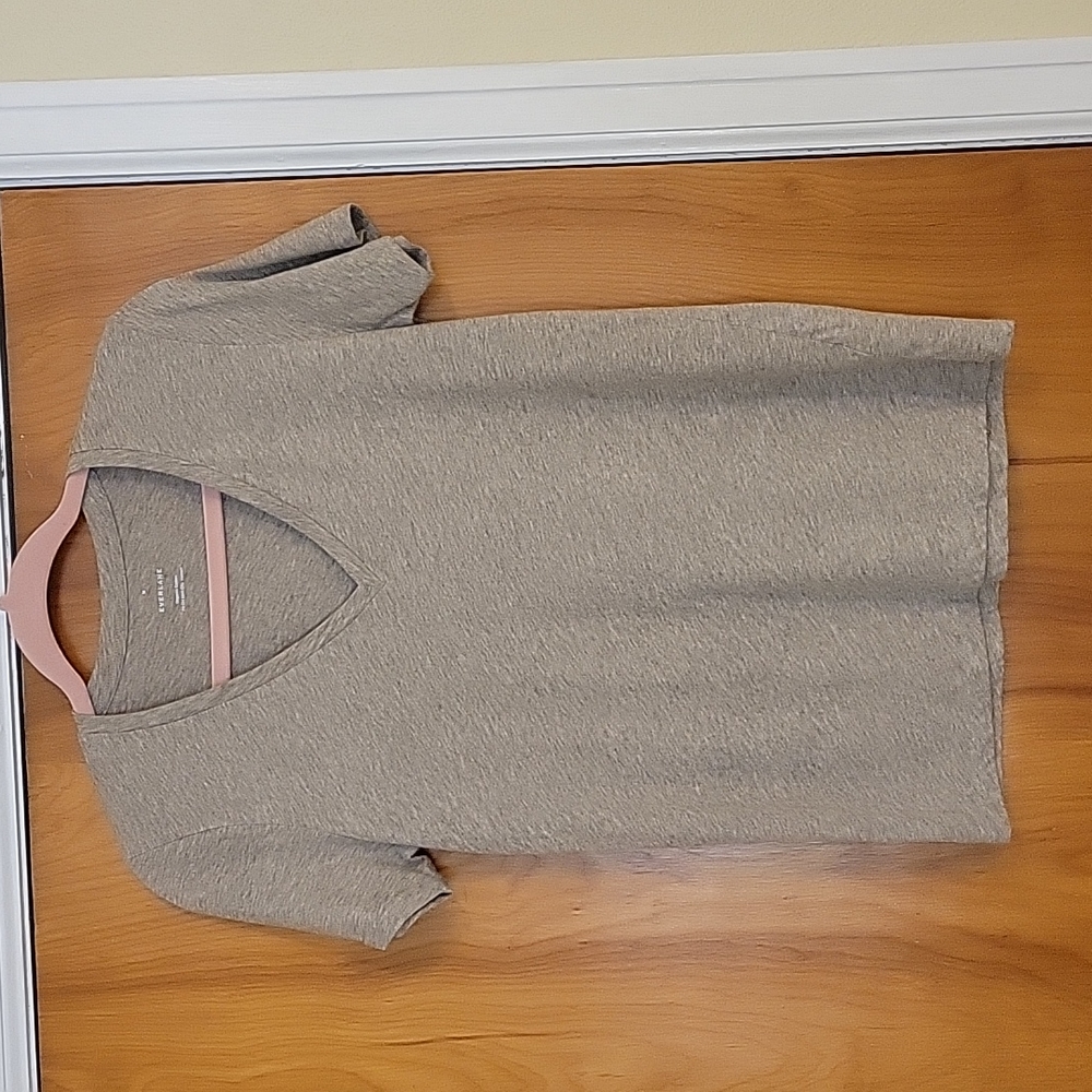 EUC Everlane Tee in Beechwood, sz M